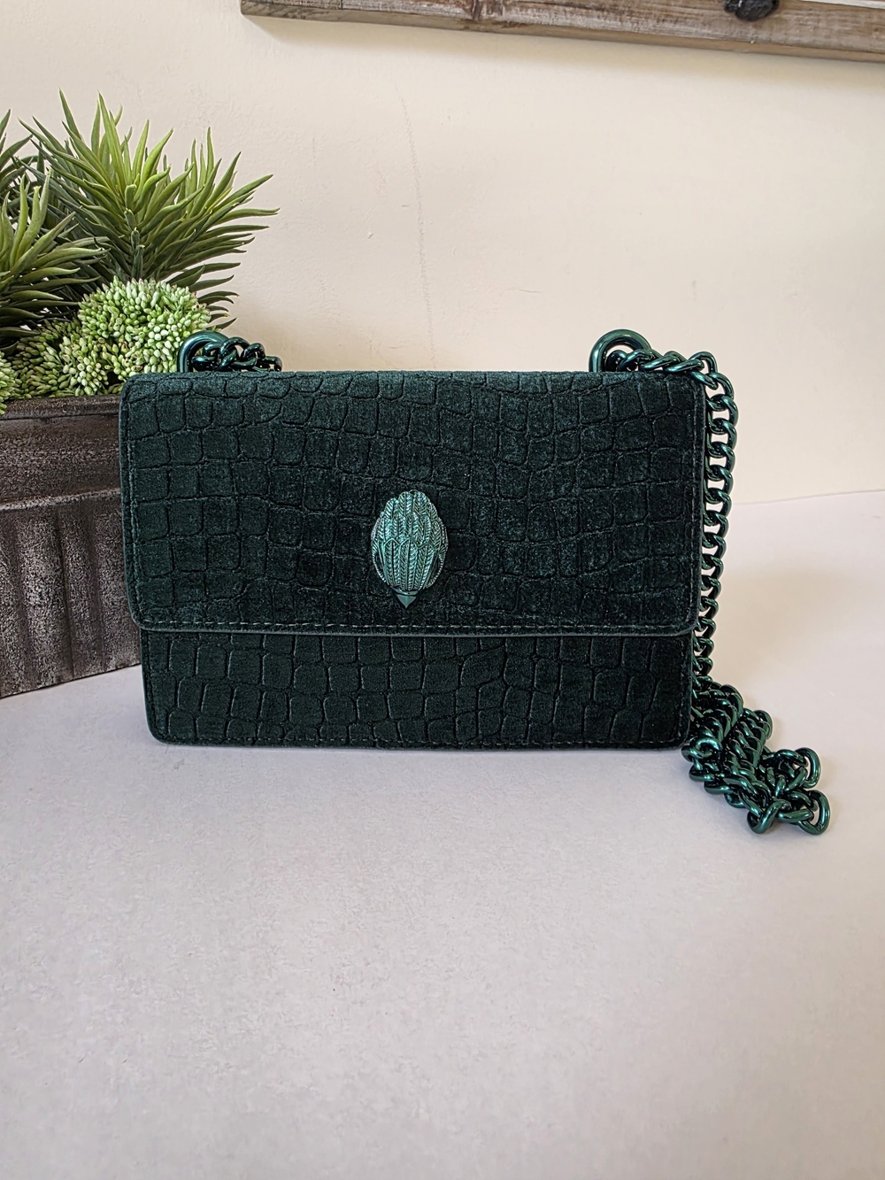Kurt Geiger Shoreditch Small Emerald Green Velvet Crossbody Bag Mirror - Picture 3 of 15